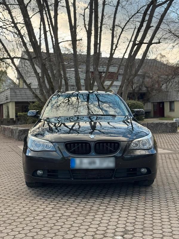 Gebraucht BMW 525 197 PS (144 kW) 2008 Schwarz Kombi