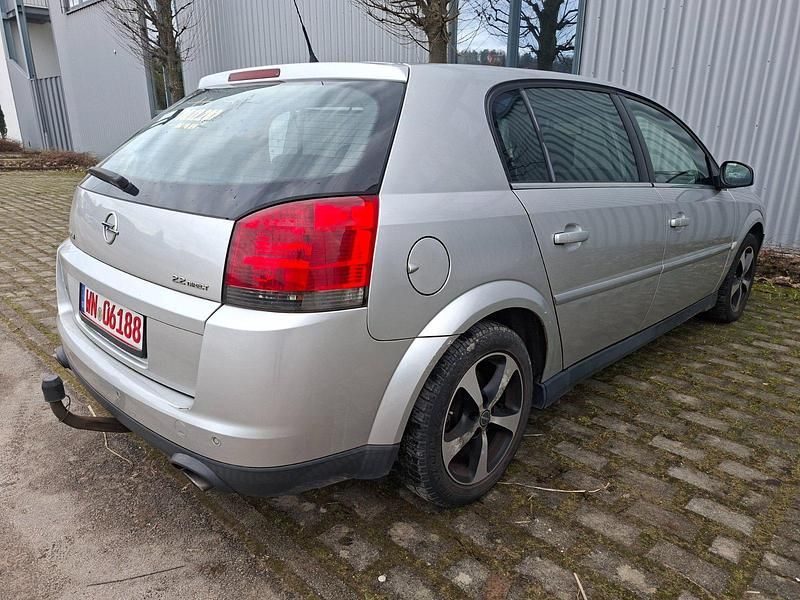 Gebraucht Opel Signum 155 PS (114 kW) 2005 Silber Kleinwagen