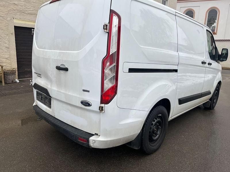 Gebraucht Ford Transit Custom 131 PS (96 kW) 2018 Weiß Van / Kleinbus
