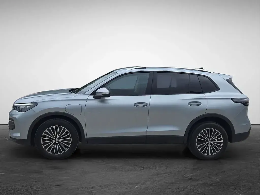 Gebraucht VW Tiguan Life 204 PS (150 kW) 2025 Silber (oyster silver metallic) SUV