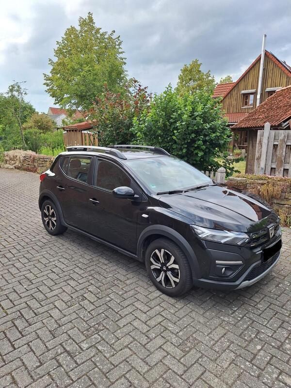 Schwarz Gebraucht 2022 Dacia Sandero Comfort Kleinwagen | 16.000 € (Fairer Preis) - Bild 1/4