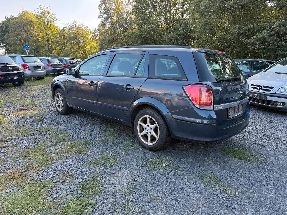 Gebraucht Opel Astra 140 PS (102 kW) 2006 Blau Kombi