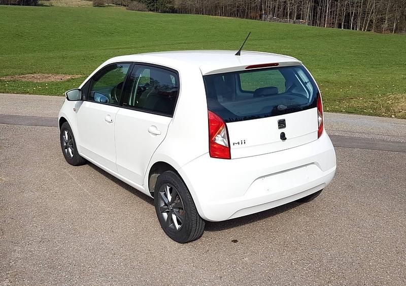 Gebraucht Seat Mii I-Tech 60 PS (44 kW) 2014 Weiß Kleinwagen