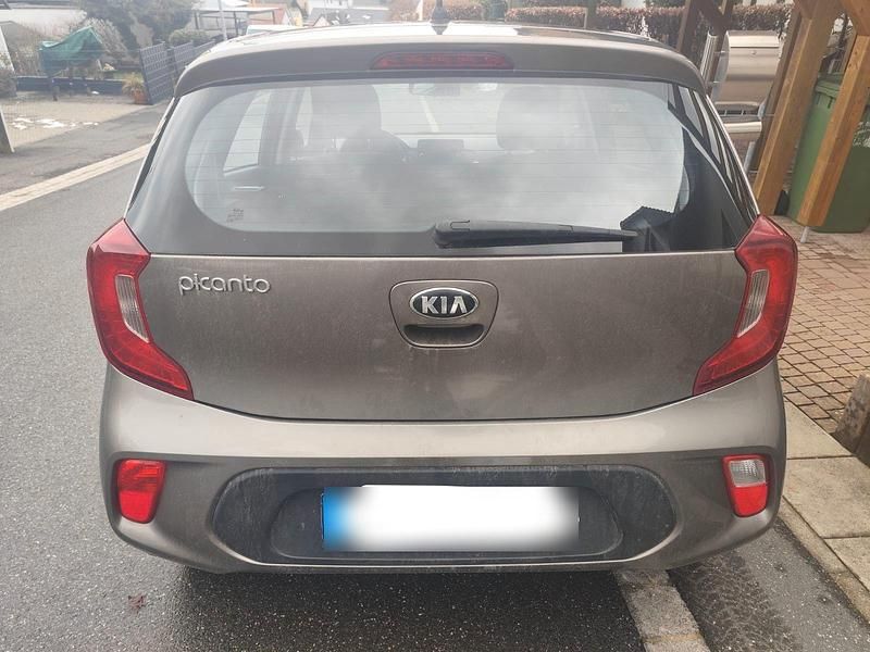 Gebraucht Kia Picanto Edition 7 67 PS (49 kW) 2018 Grau Kleinwagen