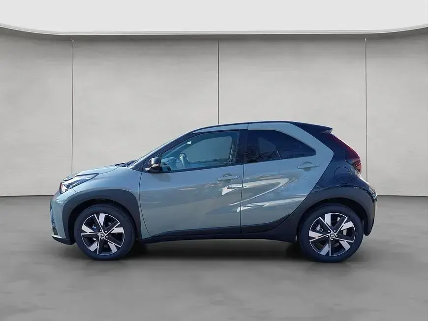Gebraucht Toyota Aygo X 116 PS (85 kW) 2026 Grau SUV
