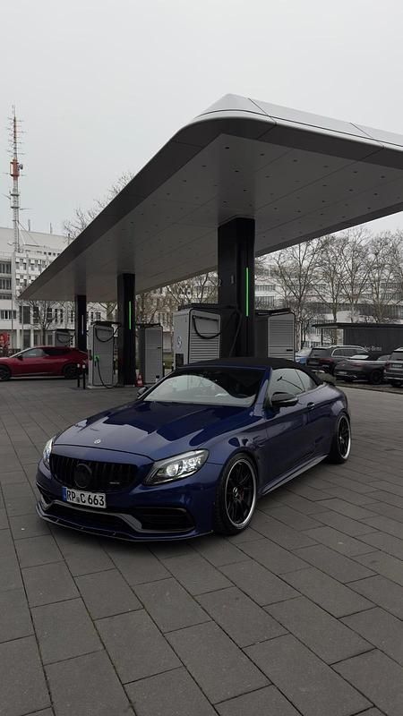 Blau Gebraucht 2019 Mercedes C63S AMG AMG Cabrio | 69.500 € (Etwas zu teuer) - Bild 1/4