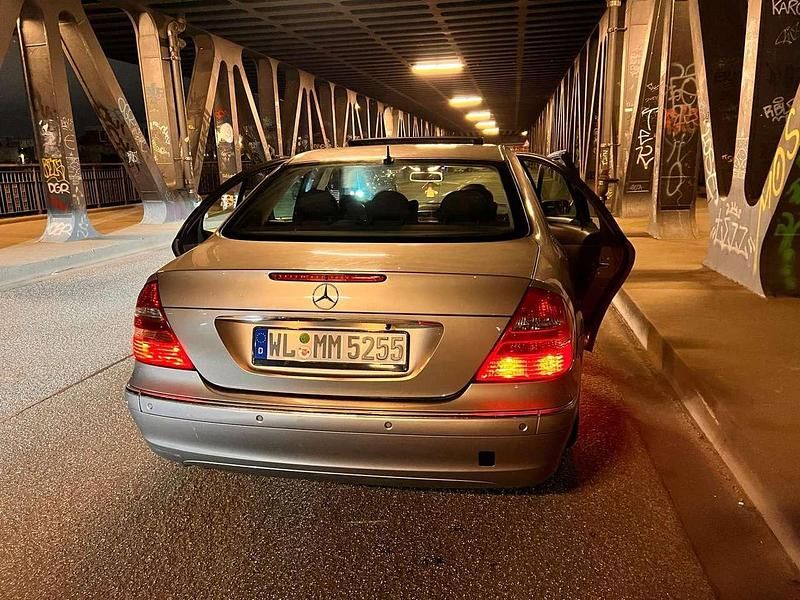Gebraucht Mercedes E220 Elegance 150 PS (110 kW) 2005 Limousine