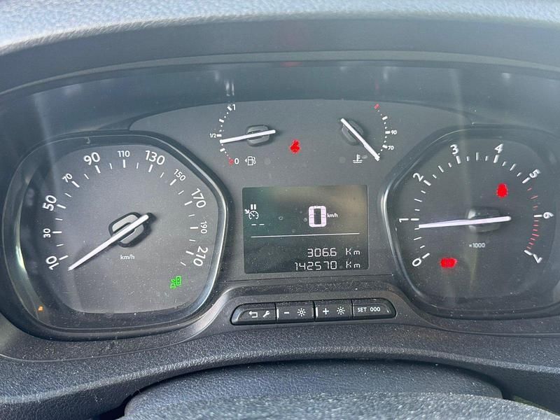 Gebraucht Peugeot Expert 120 PS (88 kW) 2020 Weiß Van