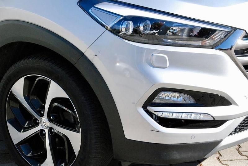 Gebraucht Hyundai Tucson 141 PS (103 kW) 2018 Silber SUV