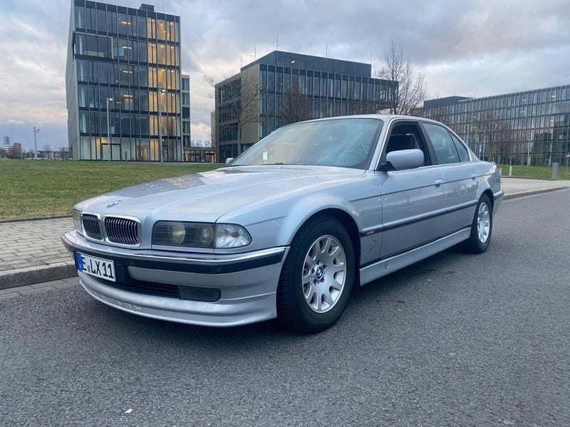 Gebraucht BMW 728 193 PS (141 kW) 1996 Silber Limousine