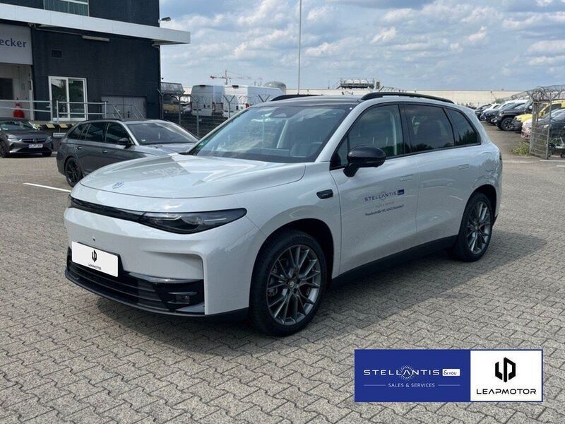 Grau Gebraucht 2025 Leapmotor C10 SUV | 35.798 € (Fairer Preis) - Bild 1/4
