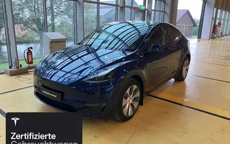Used Tesla Model Y 273 kW (372 HP) 2023 Blue SUV