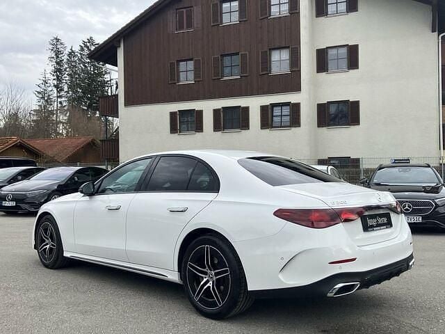 Gebraucht Mercedes E200 Advanced 204 PS (150 kW) 2024 Weiß Limousine