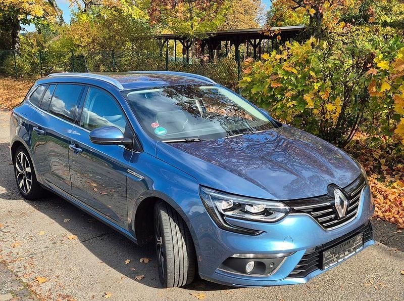 Blau Gebraucht 2019 Renault Mégane IV Bose Edition Limousine | 13.700 € (Fairer Preis) - Bild 1/4