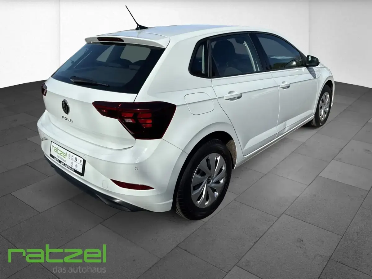 Second-hand VW Polo Life 80 CP (58 kW) 2023 Alb Hatchback