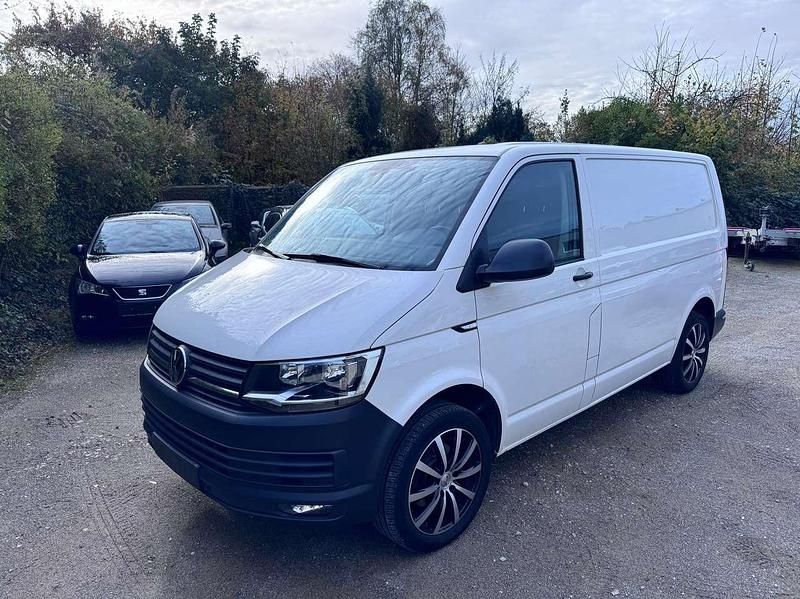 Weiß Gebraucht 2018 VW Transporter Van | 9.900 € - Bild 1/4