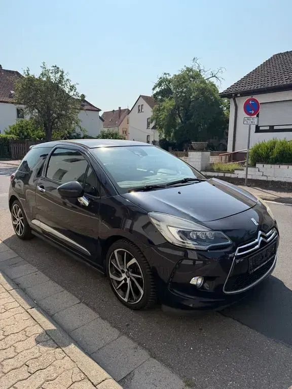 Gebraucht Citroën DS3 Sport Chic 165 PS (121 kW) 2015 Blau Kleinwagen