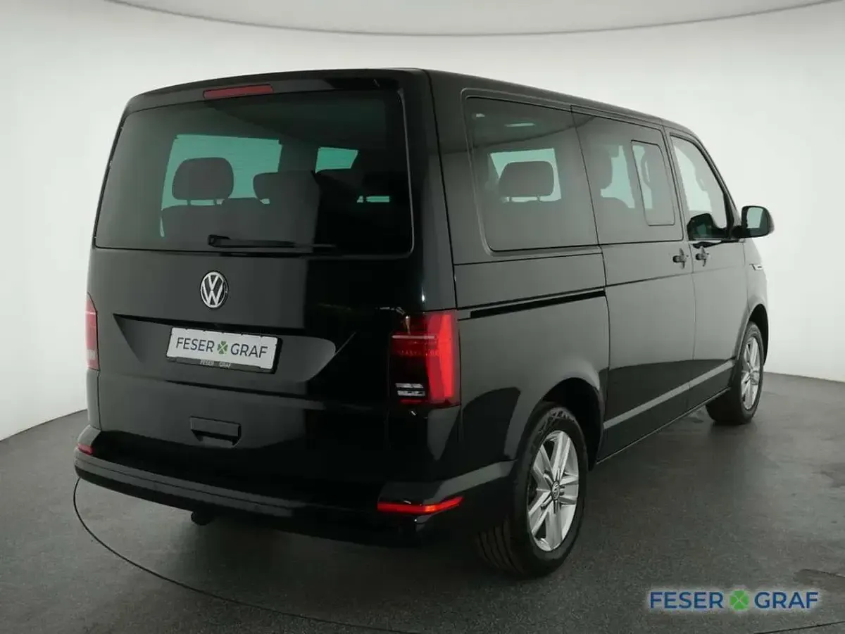 Gebraucht VW Multivan 204 PS (150 kW) 2023 Deep black perleffekt Van / Kleinbus