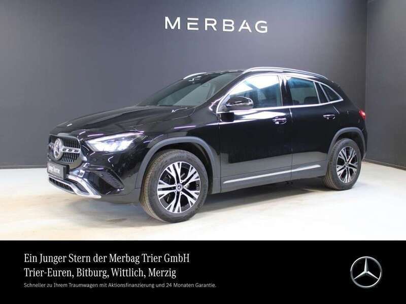 Metalliclack kosmosschwarz Gebraucht 2023 Mercedes GLA220 Advanced SUV | 40.960 € (Fairer Preis) - Bild 1/4