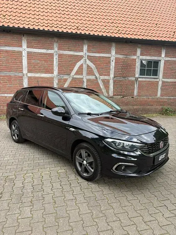 Usata Fiat Tipo Lounge 120 CV (88 kW) 2019 Nero Station wagon