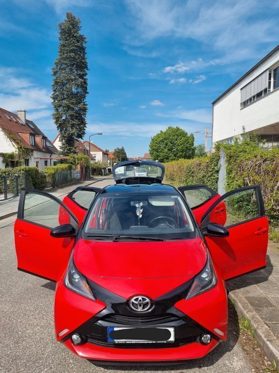 Rot Gebraucht 2017 Toyota Aygo X-cite Kleinwagen | 8.100 € (Guter Preis) - Bild 1/4