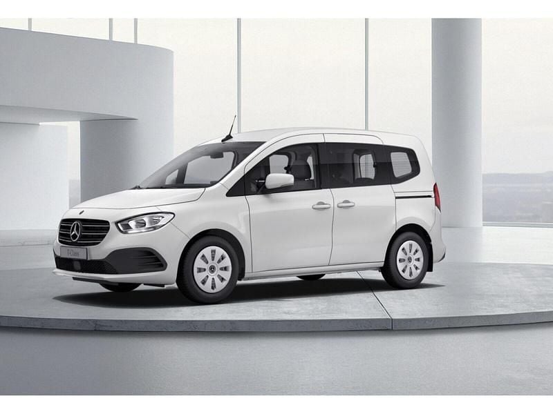 Gebraucht Mercedes T180 131 PS (96 kW) 2023 Weiß Van / Kleinbus