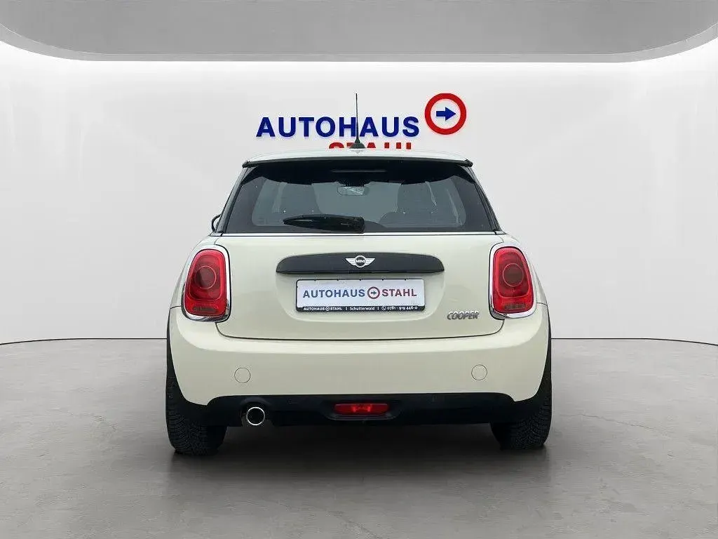 Gebraucht Mini Cooper 136 PS (100 kW) 2018 Weiß Kleinwagen