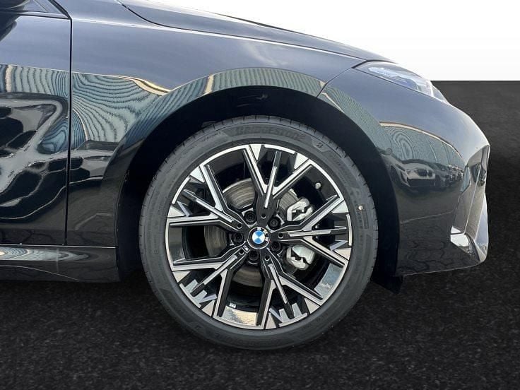 Gebraucht BMW 120 M Sport 170 PS (125 kW) 2025 Saphirschwarz metallic Kleinwagen