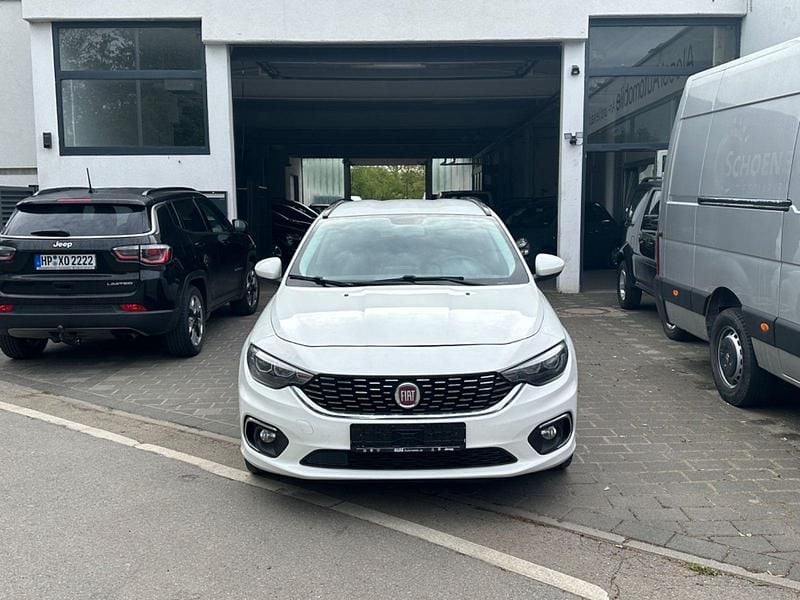 Weiß Gebraucht 2018 Fiat Tipo Lounge Kombi | 8.890 € (Guter Preis) - Bild 1/4