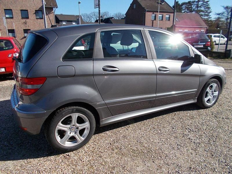 Gebraucht Mercedes B160 95 PS (69 kW) 2009 Grau Van / Kleinbus
