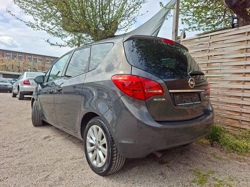 Używany Opel Meriva Active 110 KM (80 kW) 2013 Szary Minivan