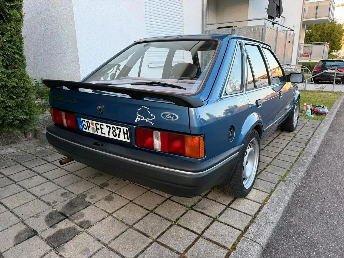 Gebraucht Ford Escort 60 PS (44 kW) 1987 Blau Limousine