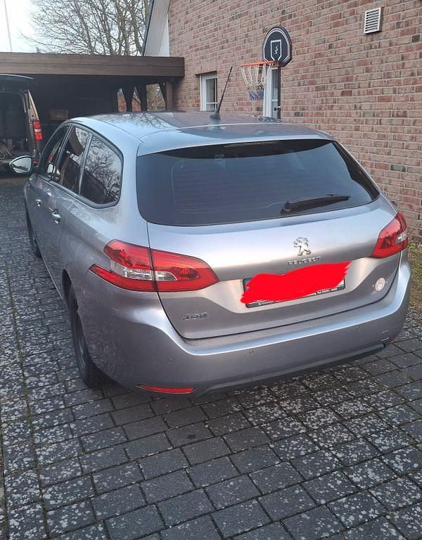 Gebraucht Peugeot 308 SW Allure 116 PS (85 kW) 2015 Grau Kombi