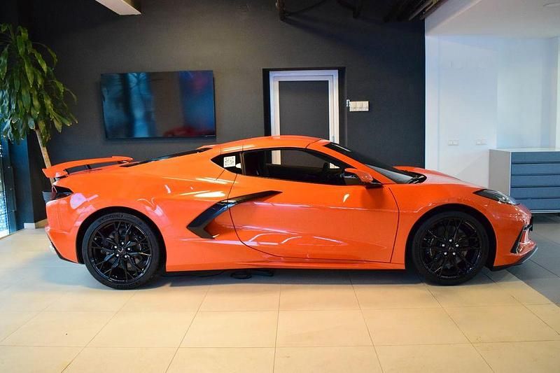 Neu Corvette Stingray 495 PS (364 kW) 2026 Orange Coupé