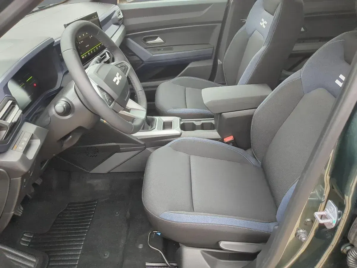 Neu Dacia Bigster Expression 140 PS (102 kW) 2026 Zedergrün SUV