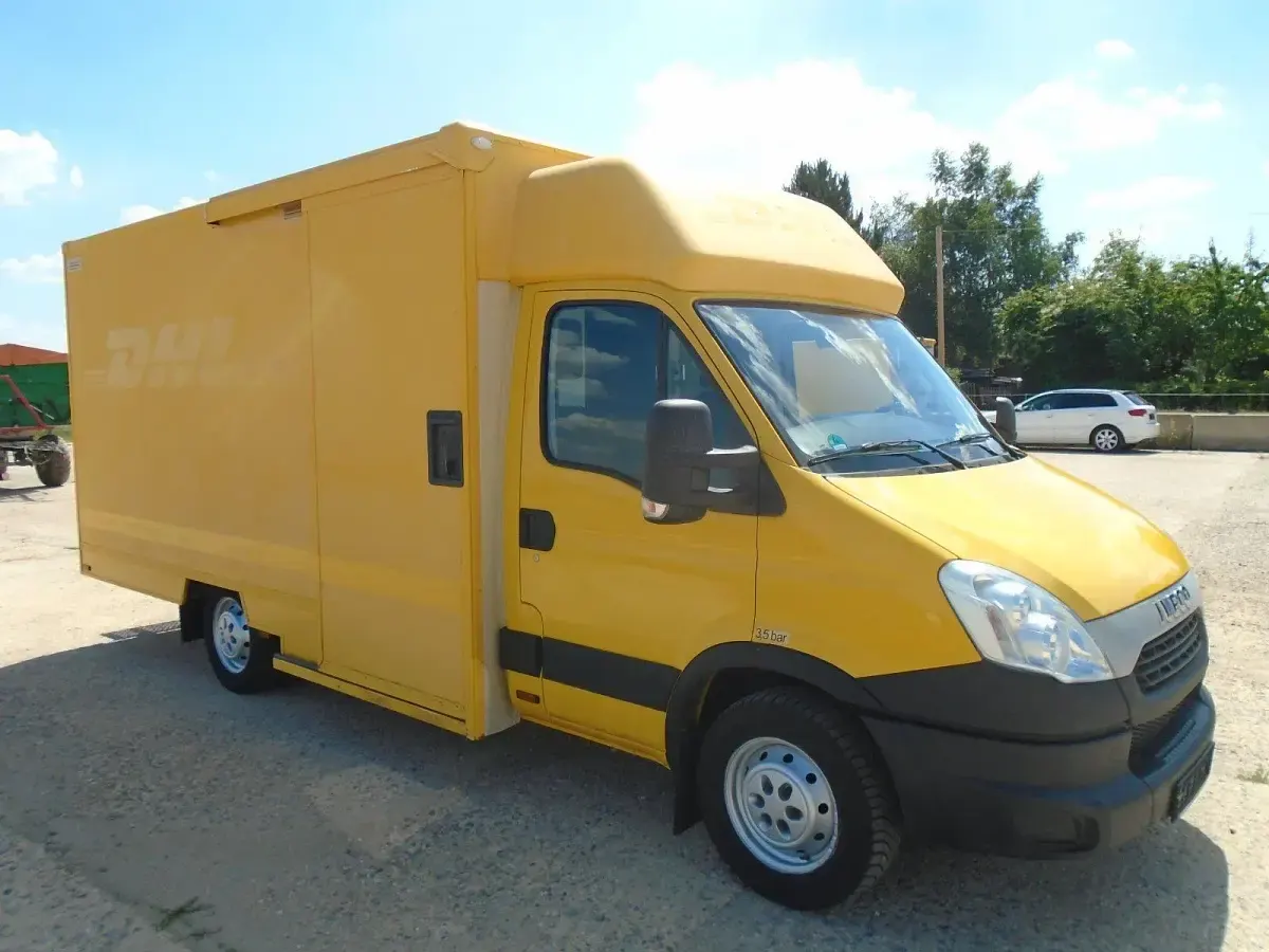 Gebraucht Iveco Daily 105 PS (77 kW) 2013 Gelb Van / Kleinbus