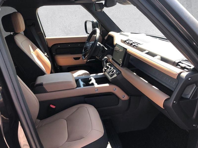 Gebraucht Land Rover Defender 429 PS (315 kW) 2025 Santorini black SUV