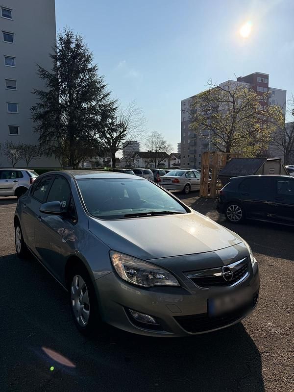 Gebraucht Opel Astra 87 PS (63 kW) 2011 Grau Kleinwagen