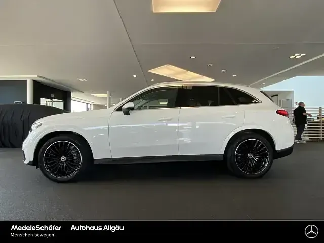 Gebraucht Mercedes GLC220 AMG 197 PS (144 kW) 2025 Weiß SUV