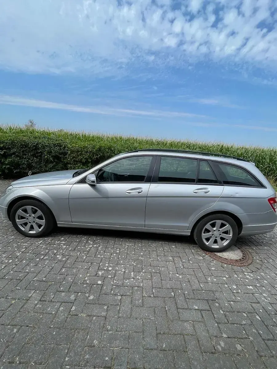 Gebraucht Mercedes C200 Classic 136 PS (100 kW) 2009 Silber Kombi