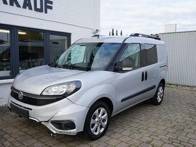 Grau Gebraucht 2022 Fiat Doblò Van / Kleinbus | 11.990 € - Bild 1/4