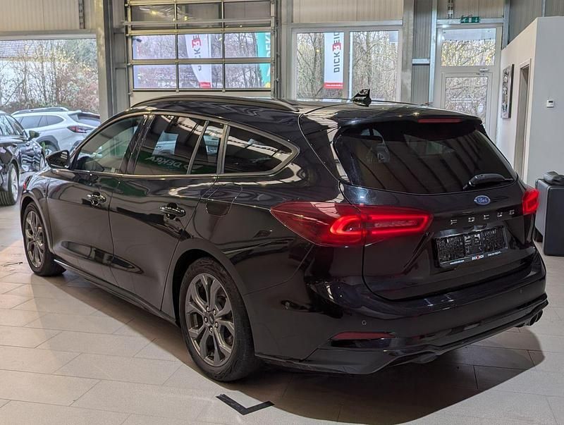 Gebraucht Ford Focus ST-Line 155 PS (114 kW) 2024 Obsidianschwarz metallic Kombi