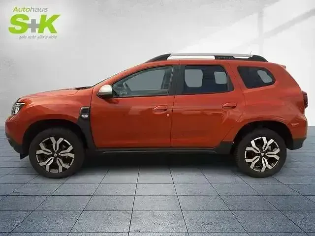 Używany Dacia Duster Prestige 101 KM (74 kW) 2022 Pomarańczowy SUV