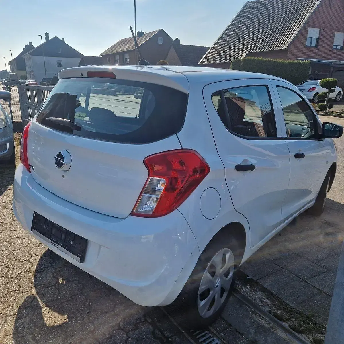 Używany Opel Karl Selection 75 KM (55 kW) 2015 Biały Hatchback