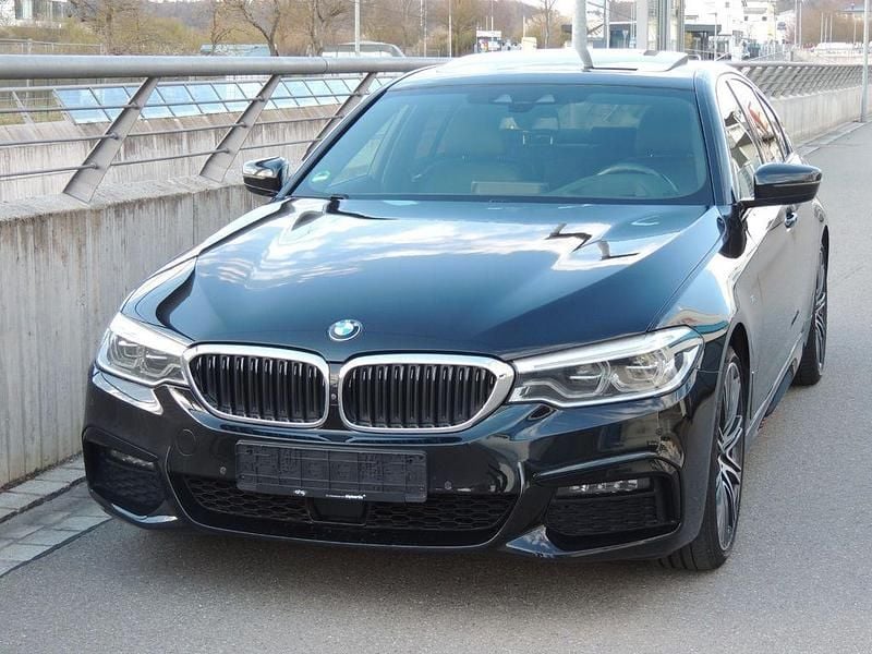 Gebraucht BMW 530 Performance 265 PS (194 kW) 2019 Black sapphire metallic Limousine