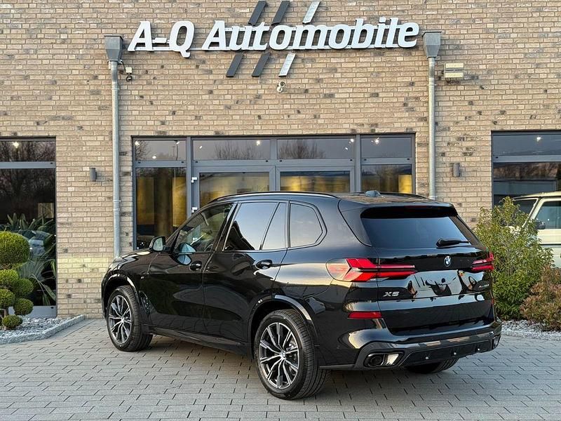 Neu BMW X5 Shadowline 286 PS (210 kW) 2025 Black sapphire metallic SUV