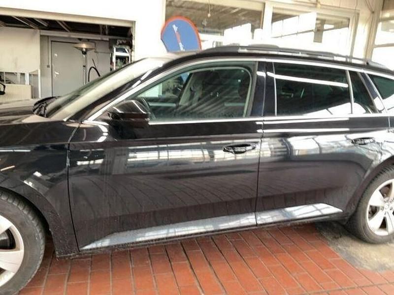 Gebraucht Skoda Superb Ambition 180 PS (132 kW) 2016 Schwarz Kombi