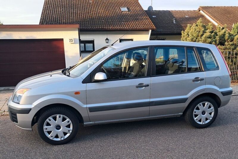 Silber Gebraucht 2007 Ford Fusion Limousine | 3.900 € (Etwas zu teuer) - Bild 1/4