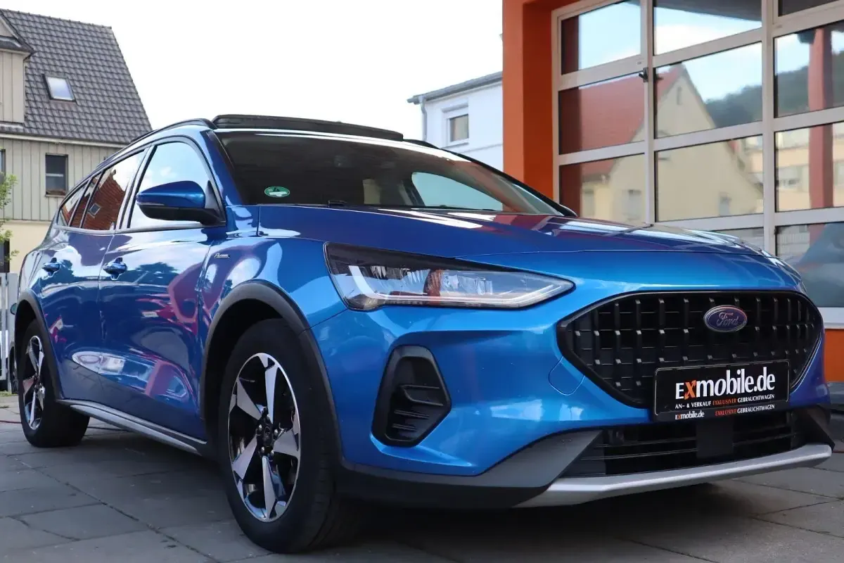 Gebraucht Ford Focus Active 120 PS (88 kW) 2023 Blau Kombi