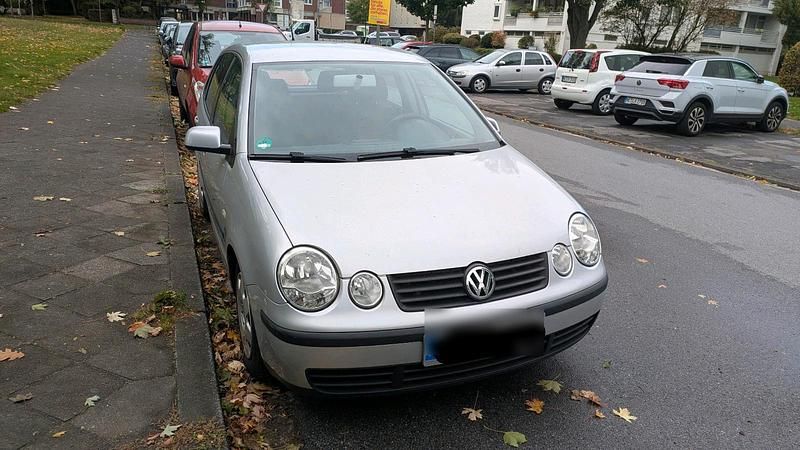 Silber Gebraucht 2003 VW Polo Comfortline Limousine | 800 € (Guter Preis) - Bild 1/4